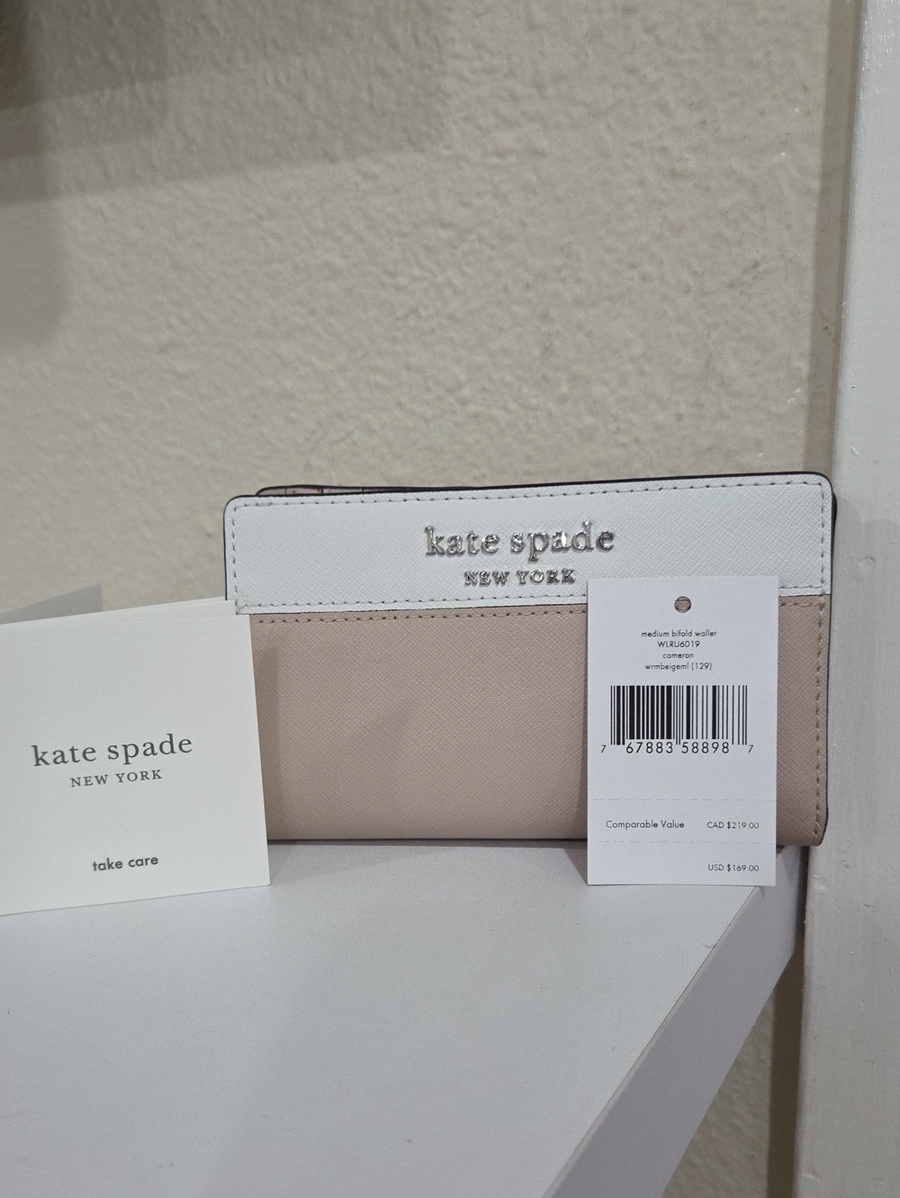 kate spade New York Blush and White Zip Card Holder